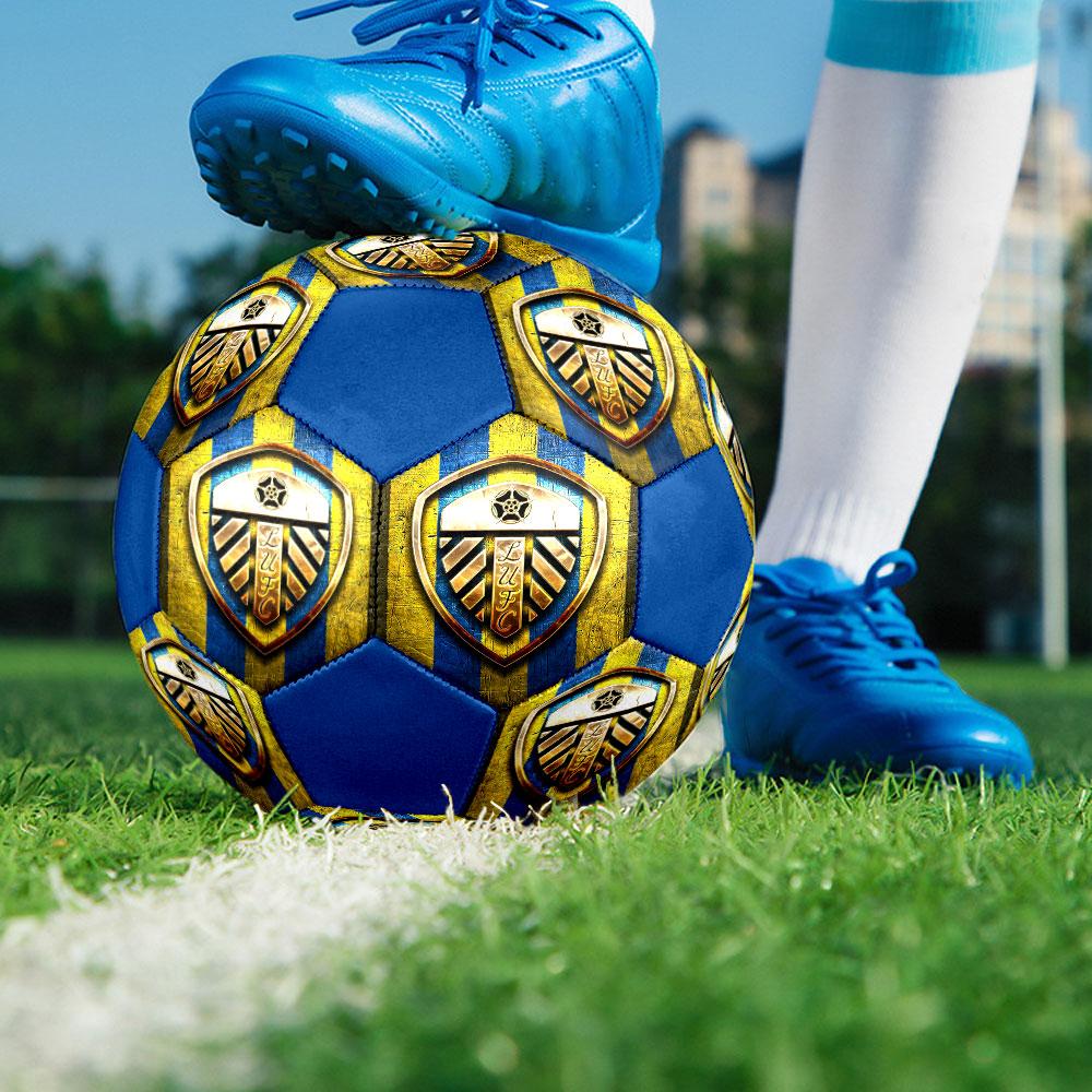 1 pz Pallone da Calcio Leeds United F.C. Misura 5 Pallone da Calcetto Indoor alla Moda Colorato Gioco in Cortile - Ottimo Regalo per Appassionati di Sport HE12