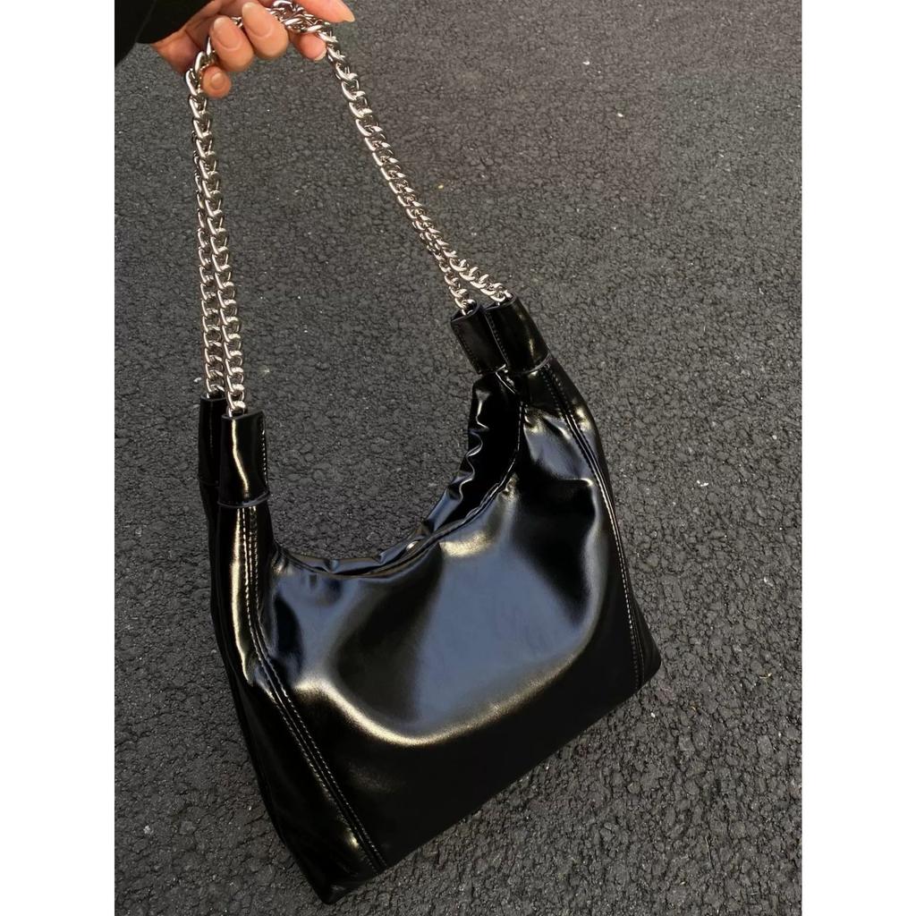 Niche Sweet and Cool Babes Soft Leather Chain New Large-capacity Commuting Shoulder Underarm Bag Women