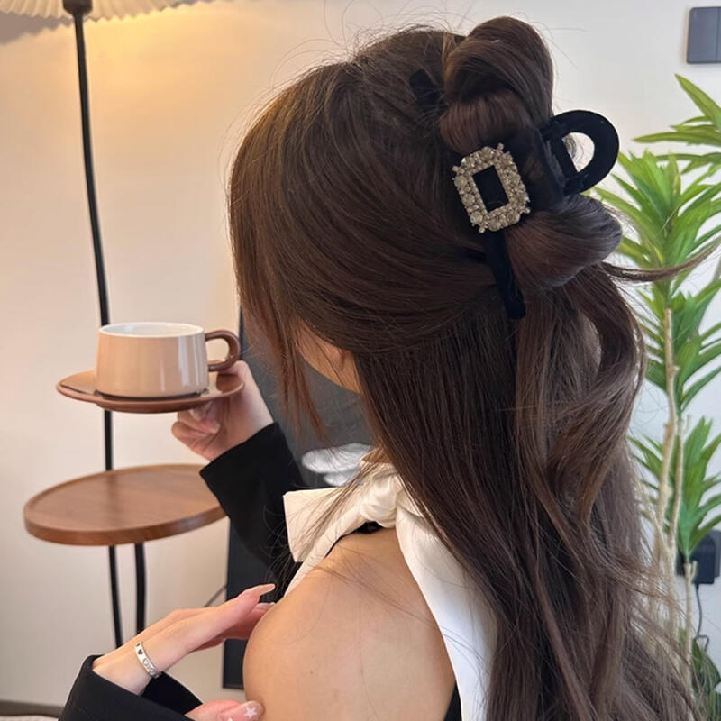 Sunny Twist Elegant Velvet Cubic Updo Hair Clip