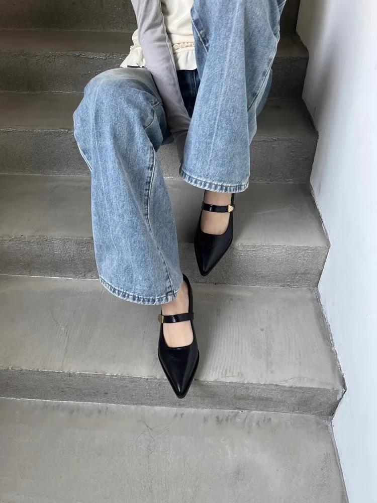 2025Damen Halbschuhe mit niedrigem Absatz Spitzschuh Klettverschluss Blockabsatz Schuhe für den täglichen Weg zur Arbeit Mode Zapatillas De Mujer