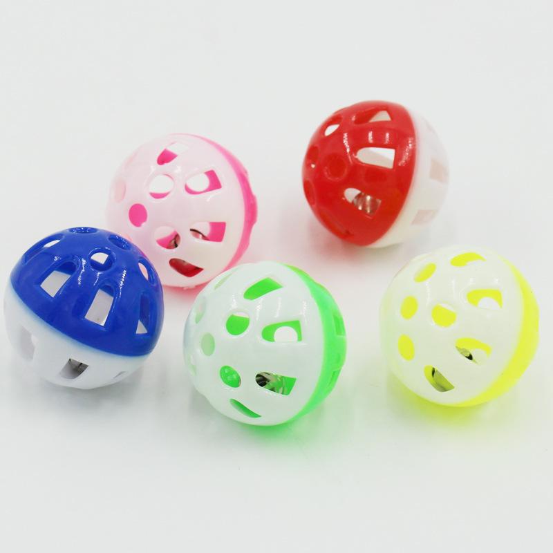 

Двухцветный полый мячик для кошек с колокольчиком 5g