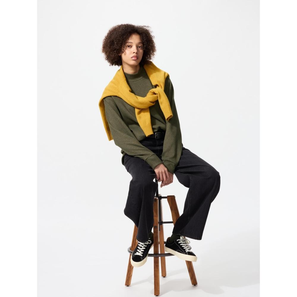 Uniqlo SofT KniT Fleece Mock Neck T