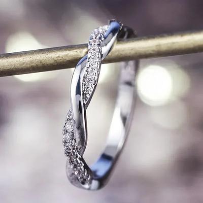 2025 Minimalist Simple Finger Ring Band For Girl With Micro Paved Fashion Twist Winding Pattern Design Engagement Rings