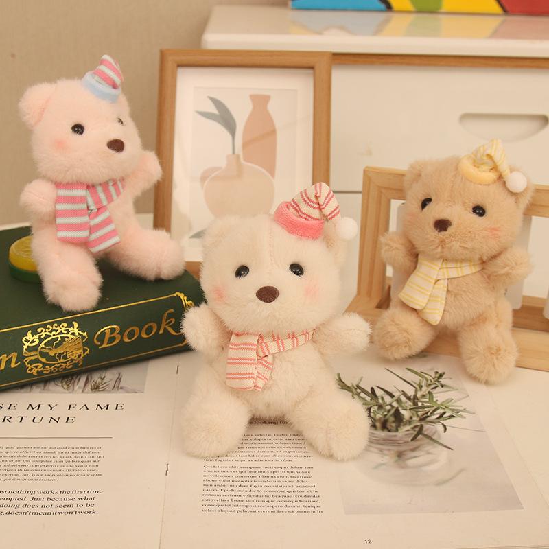 Plush toys, scarves, nightcaps, bears, claw dolls, keychains, cute dolls, schoolbags, clothing, plush pendants.