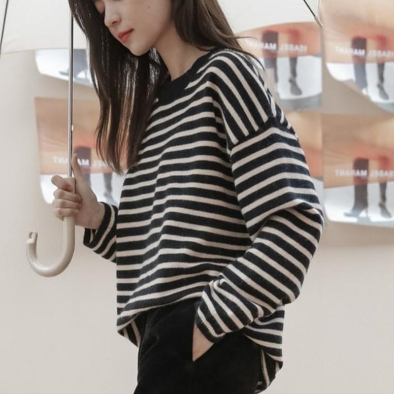 Женские свитера, пуловеры 2025 Осень-Зима Длинный рукав О-образный вырез Черный полосатый вязаный свитер Женские топы, пуловер JJ114 One Size чёрный