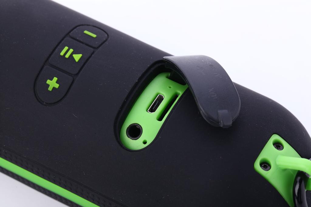 Mini Wireless Waterproof Bluetooth Speaker for Sport and Outdoor C18 Black