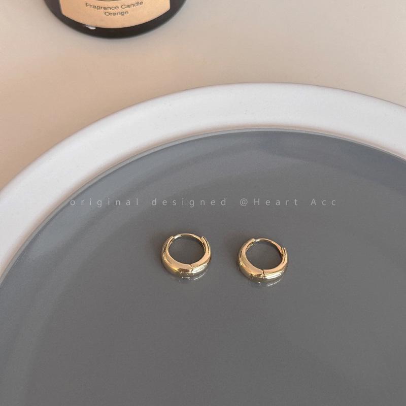 

Stylish Water Drop Hoop Earrings - Women s 2024 Niche Design