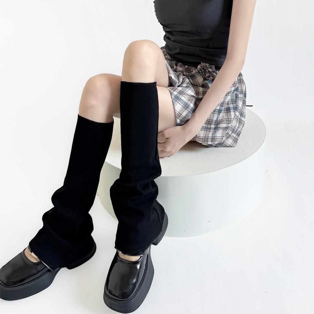 Gray Women's Slimming Micro-Flare Cotton Calf Socks - Solid Color, Elastic, Piled-Up Trapezoidal Leg Covers for Spring and Autumn.