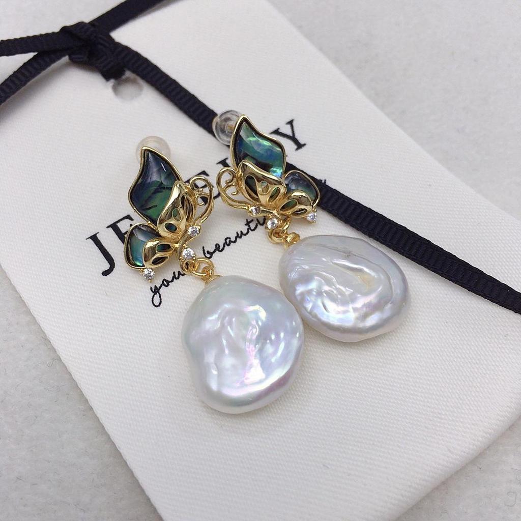 Natürliche Barockperlen- und Muschelschalen-Schmetterlingsohrringe