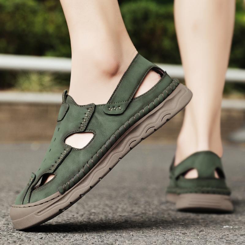 2025 Neue Sommer Rutschfeste Lässige Ledersandalen für Herren Leichte Atmungsaktive Strand Klassische Vielseitige Sandalen Laufschuhe