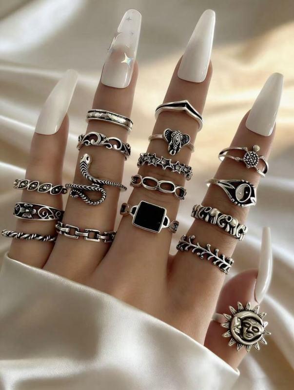 Retro Floral Carved Multi-Piece Stacking Ring Set