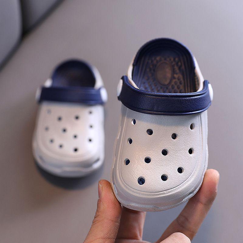 Sommer-Strandschuhe für Kleinkinder und Kinder: Süße Cartoon-Sandalen mit geschlossener Zehenpartie und Anti-Rutsch-Sohle