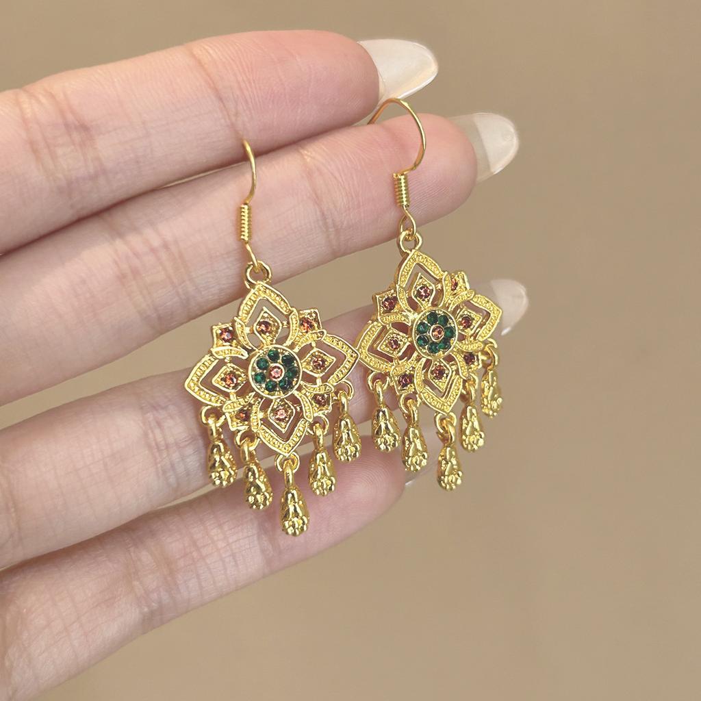 Traditional Chinese style retro earrings, fashionable and simple earrings, unique and refined earrings for women