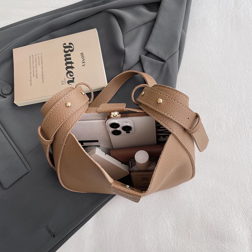 Women’S Minimalist Shoulder Bag Large Capacity Pu Leather Magnetic Crossbody Bag For Daily Use Commute Shopping Quality