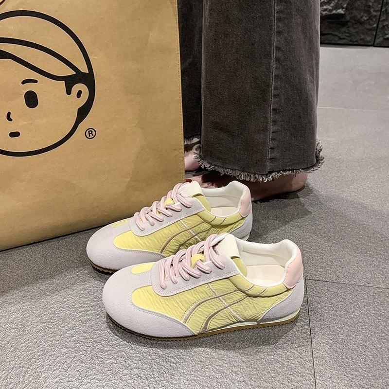 2025 spring ballet training shoes women's new Internet celebrities super fire flat casual sports shoes retro lace-up Forrest Gump shoes