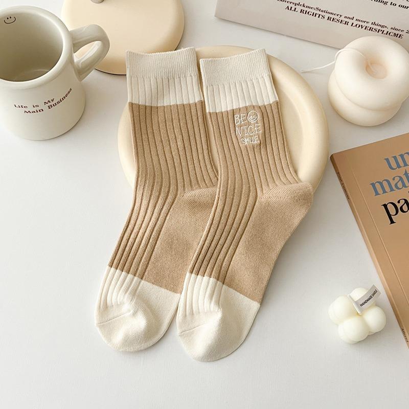 5 Pairs of Women's New Style Matching Color Letter Embroidery In The Tube Stack Socks