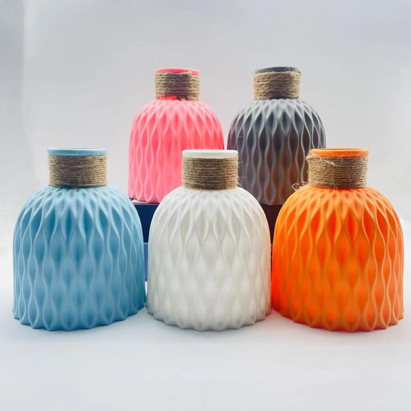 

Pineapple Pattern VaseHome Art Decoration Flowerpot Living Room and Office Desk Ornament Plastic темно-червоний колір
