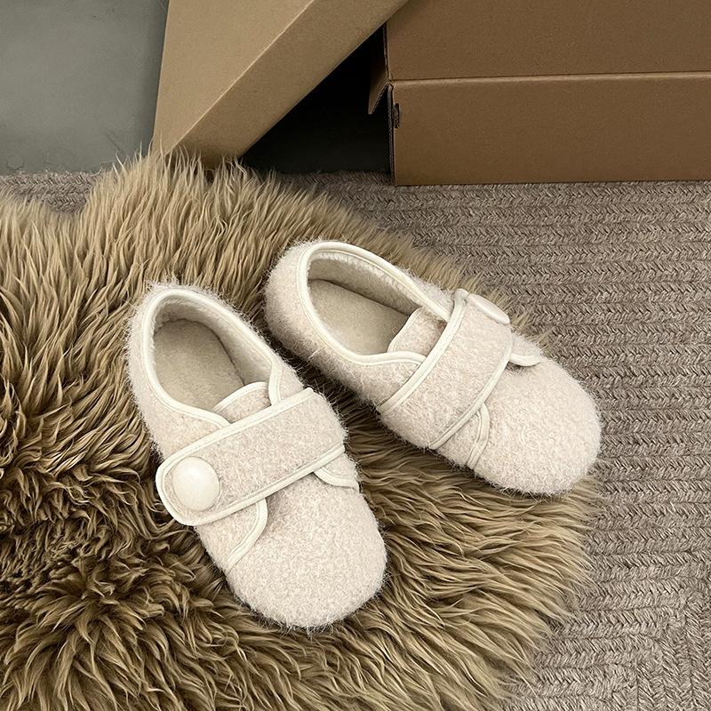 

Новый продукт круглый носок плоская подошва пушистые туфли женская обувь 2025 новая осень и зима универсальные на липучке бархатные мягкие хлопковые туфли 40