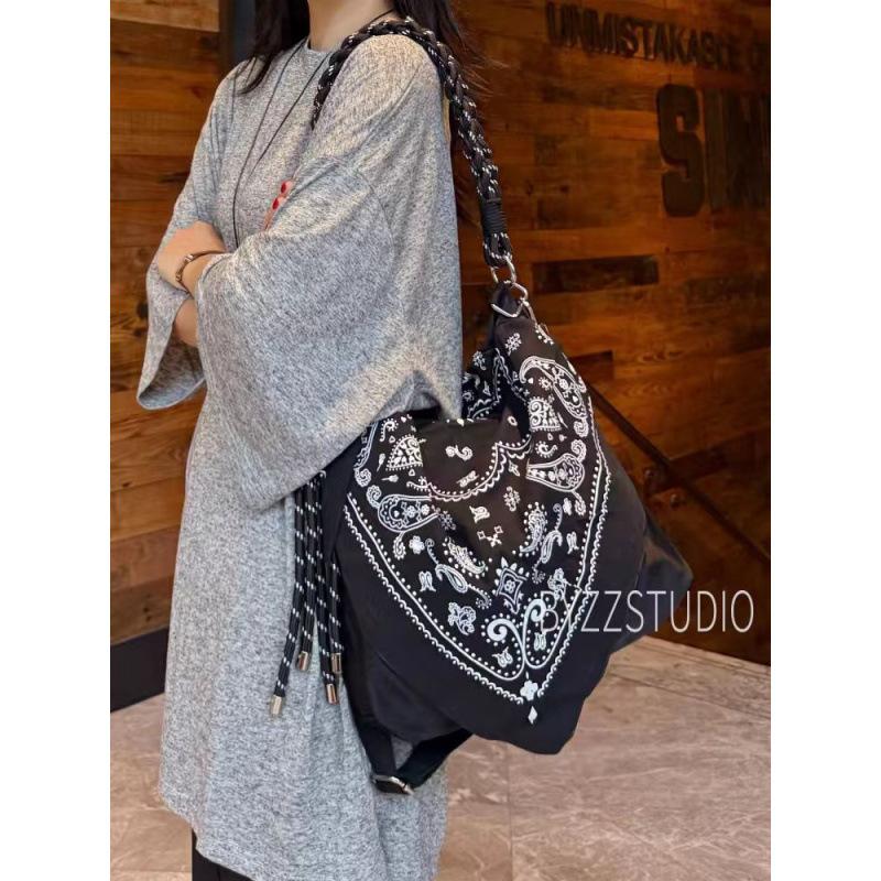 

New bag large capacity nylon shoulder bag printed silk scarf messenger bag commuter versatile чёрный