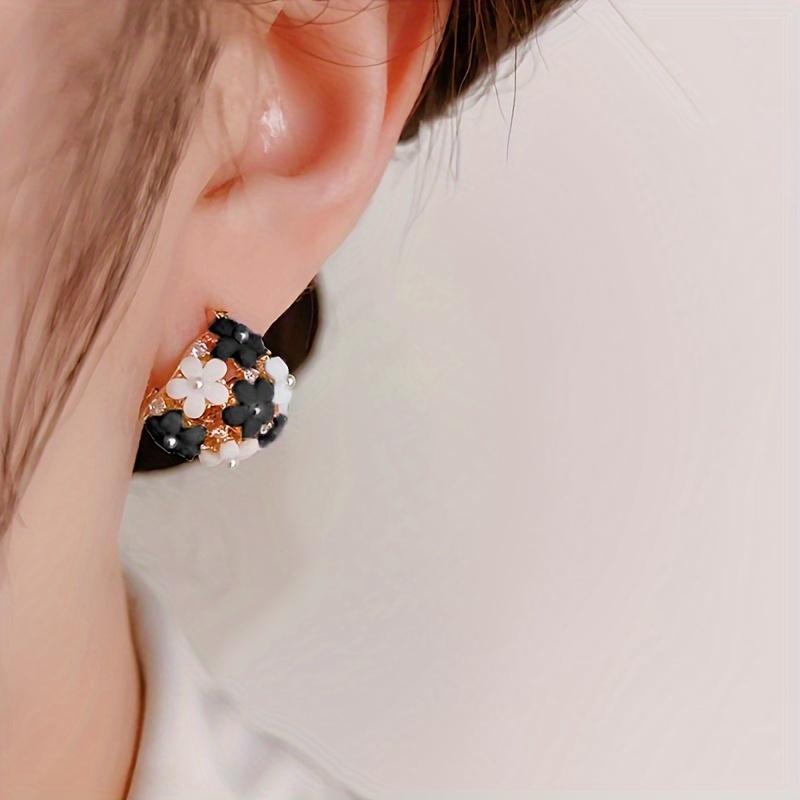 Fashionable And Versatile Colorful Zirconia Flower Earrings