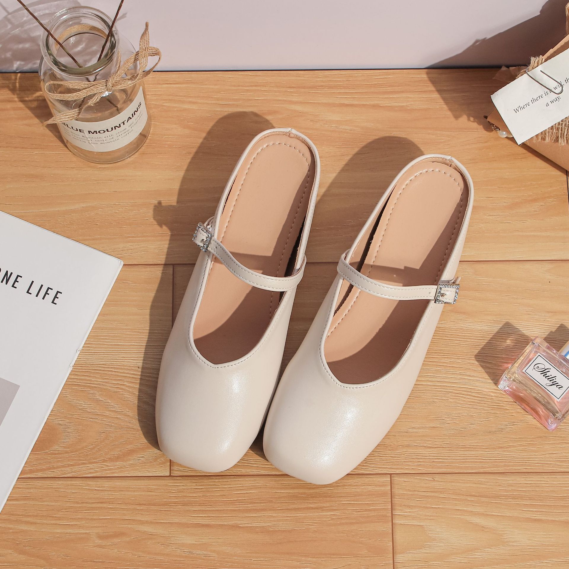 

Summer new small thick-soled inner height increase single shoes women wear high-end temperament square head women s shoes 2025 versatile 33