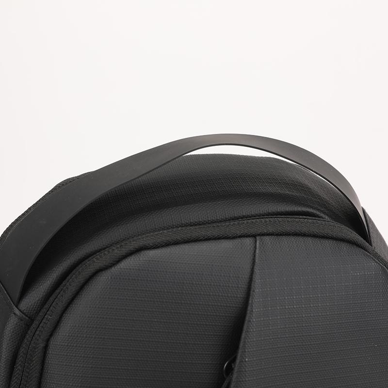 Sportliche wasserdichte Herren-Umhängetasche - USB-Powerbank-Anschluss + Brusttasche mit mehreren Fächern (Schweißabweisendes & Strapazierfähiges Design)