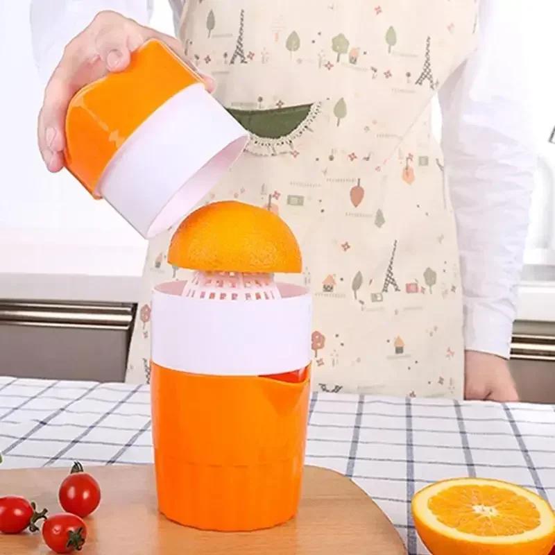 1PC Outdoor Potable Juicer Machine Orange Juice Cup Portable Manual Citrus Juicer for Orange Lemon Fruit Squeezer Child