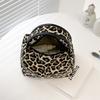 Modische Mini-Quadrat-Handtasche 2024 aus weichem Nylonmaterial mit einzigartigem Tierprint-Stil