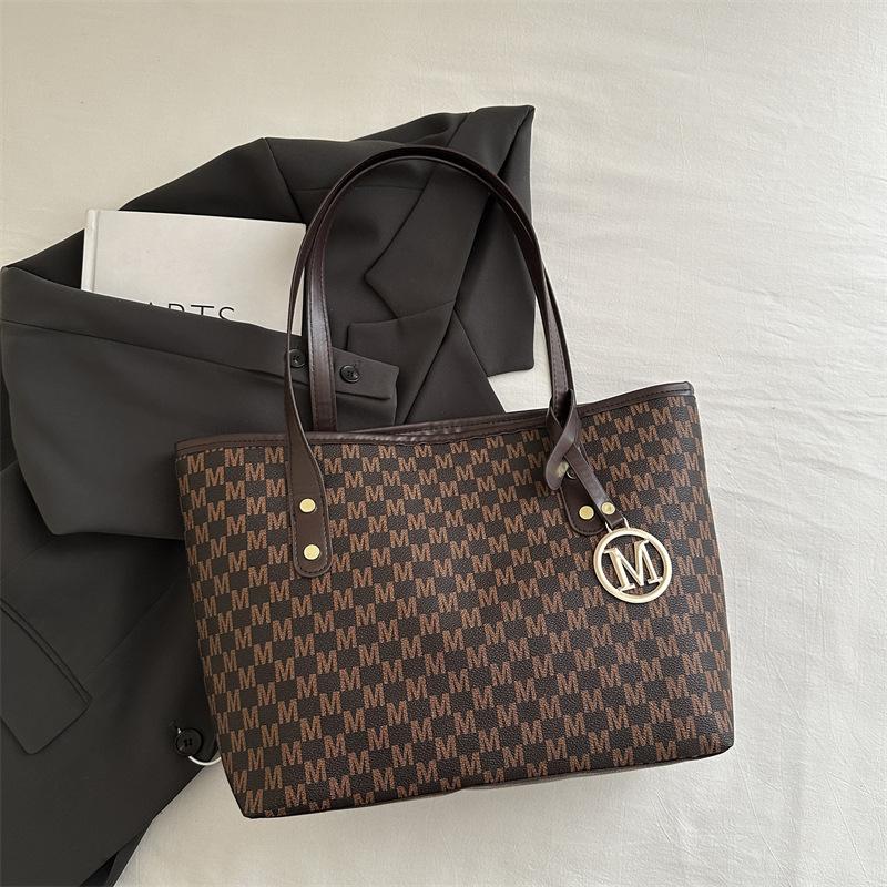 Large-capacity Bag Women's 2025 New Spring and Summer Versatile Niche Design Class Shoulder Commuter Bag Portable Tote Bag