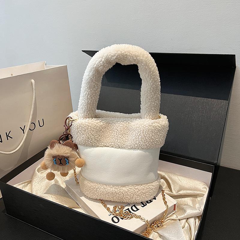 

Ручная сумка из нежной плюшевой овечьей шерсти, маленькая женская милая сумка-ведро для дня, для ношения в руке no pendant