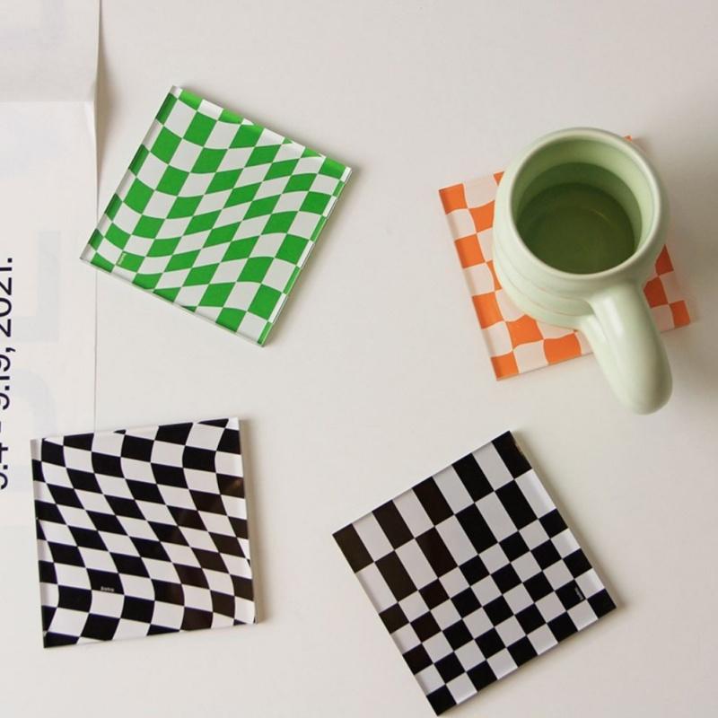 Square Acrylic Coasters Creative Twisted Checkerboard Grid Anti-scald Waterproof Mat Home Kitchen Heat Insulation Non-slip Mats
