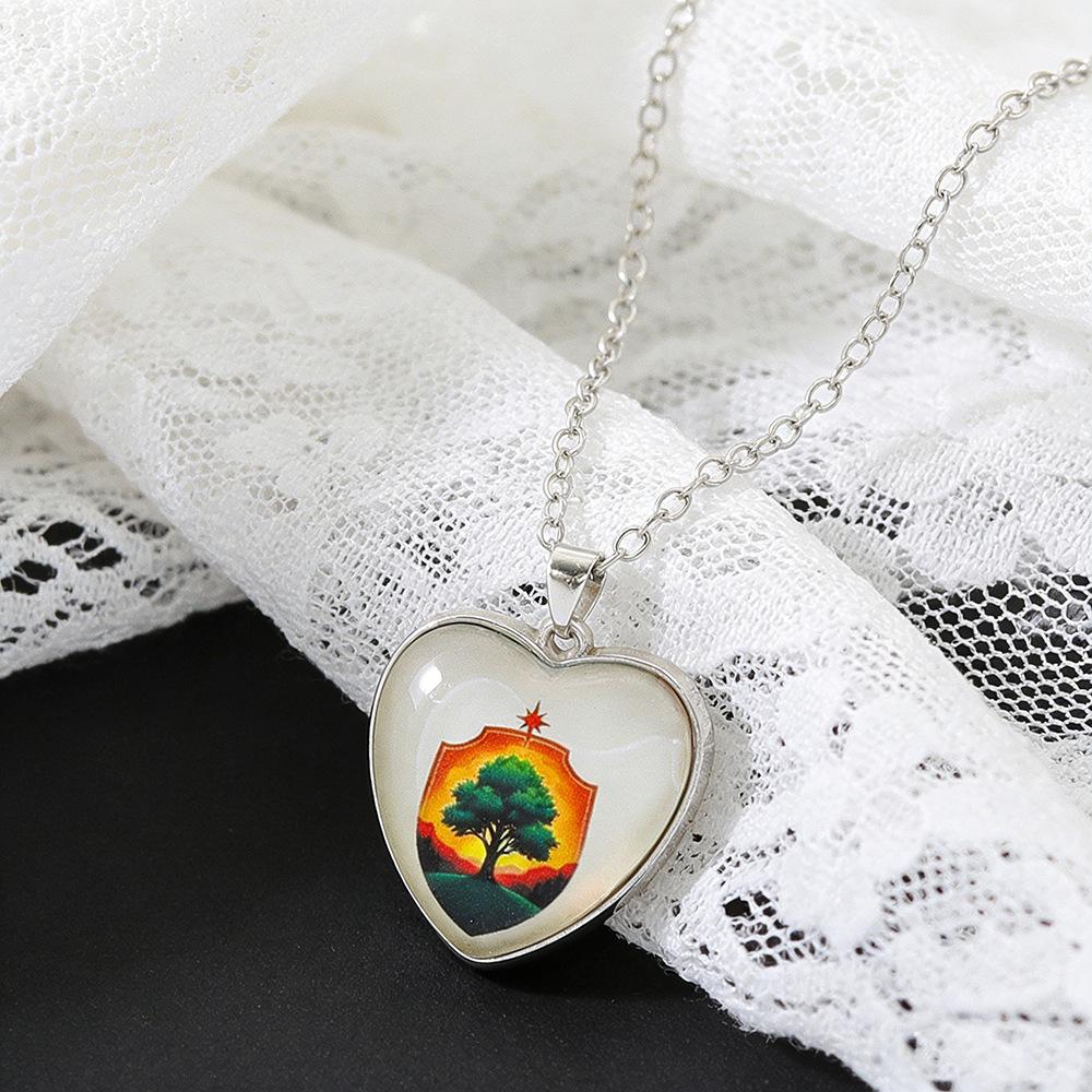 European and American Knights of the Seven Kingdoms Heart Pendant Necklace Time Gem Pendant Jewelry 60CM
