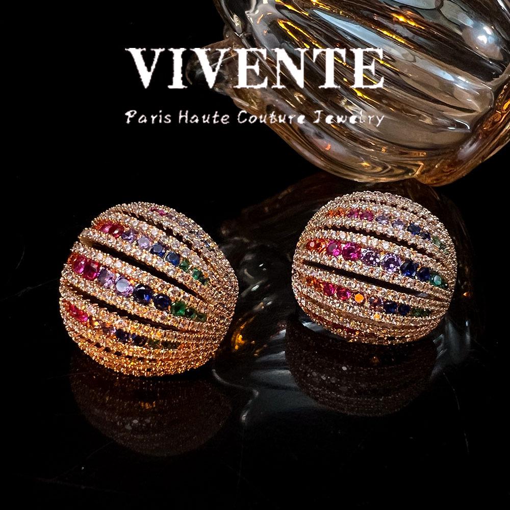 Boucles d'oreilles puces rétro en zircon 5A plaqué or: Design Unique, Luxueux, Haut de Gamme