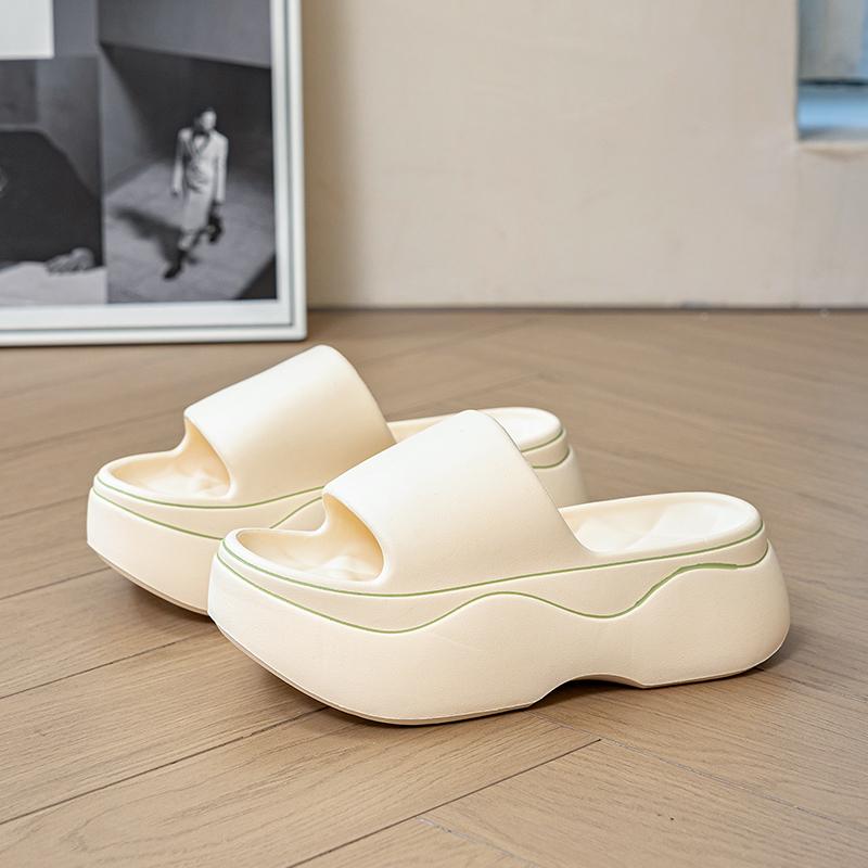 2025 Fashionable and casual women's fashion slippers, thick-soled height-increasing summer sandals, outdoor women's shoes