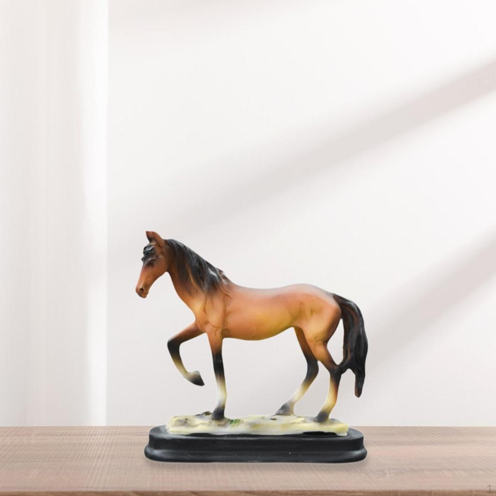 Pferdestatue zur dekorativen Präsentation zu Hause oder im Büro