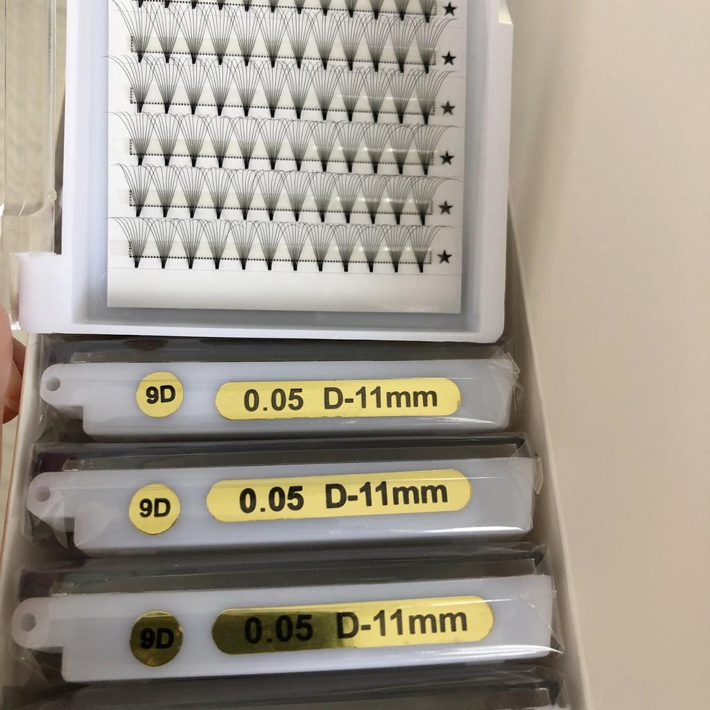Middle Sticky Small Tray 144 Fans Short Stem 9d Lashes 0.05 D Curl Eyelash Extensions Darkness Eyelashes
