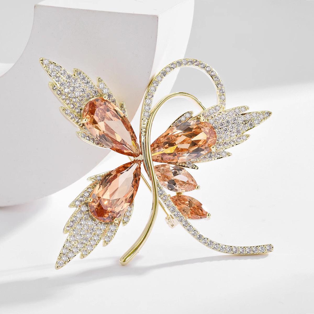 

Брошь-бабочка из хрусталя в стиле легкой роскоши и высокого класса, Элегантная и нишевая брошь для женских пальто и костюмов