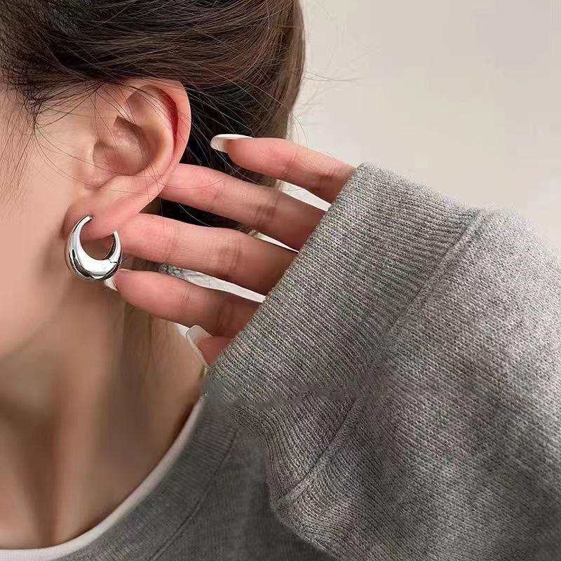 New Gold Round Chunky Clip on Earrings for Women Smooth Metal Thick Non Pierced Hoops Fashion Trendy Brincos Jewelry