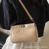 Fashion 2025 new niche design stray bag niche high sense messenger versatile commuter bag shoulder armpit bag