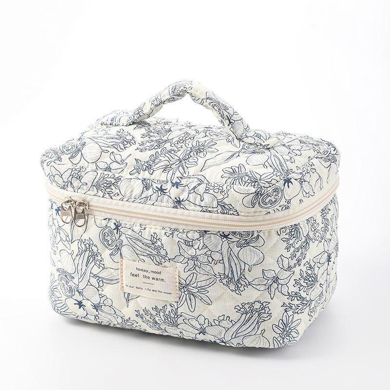 Hand-held makeup bag large capacity small floral storage bag portable quilted cotton fabric cute flowers travel bag
