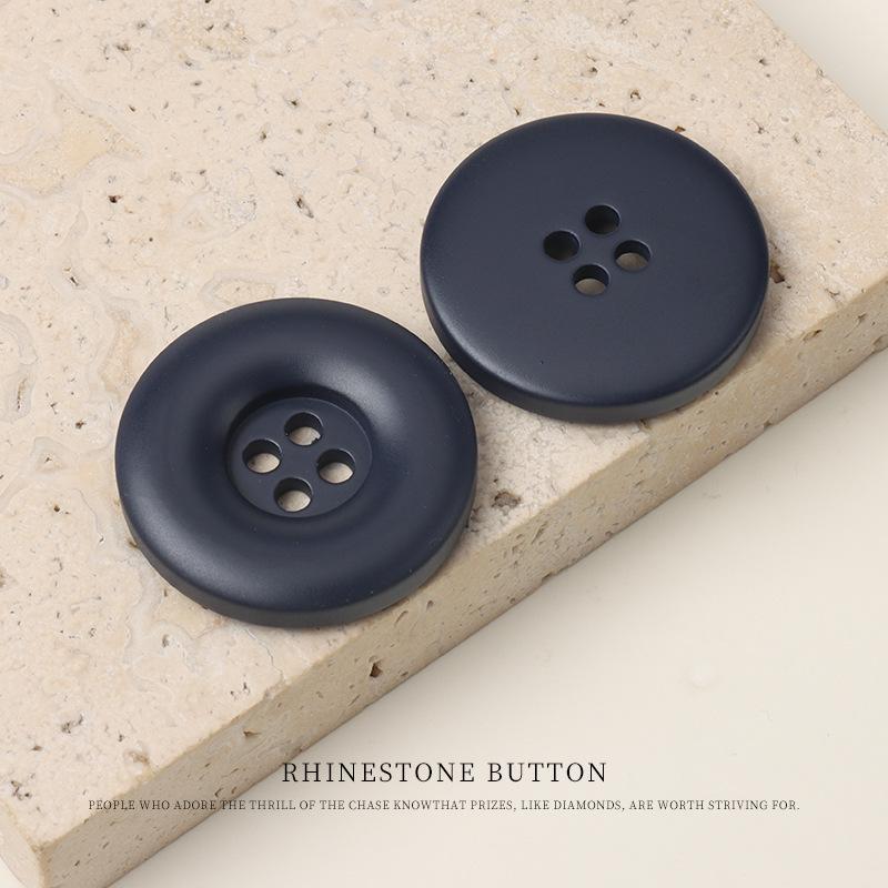 Stora Runda Kant Harts Färg Färg Knapp Kappa Trenchcoat Kostymjacka Knappar Skjorta Kofta Fyrhåls Knappar