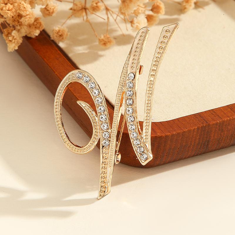 1pcs Crystal Rhinestone 26 Letters Women Collar Brooch Elegant Temperament Pin Jewelry