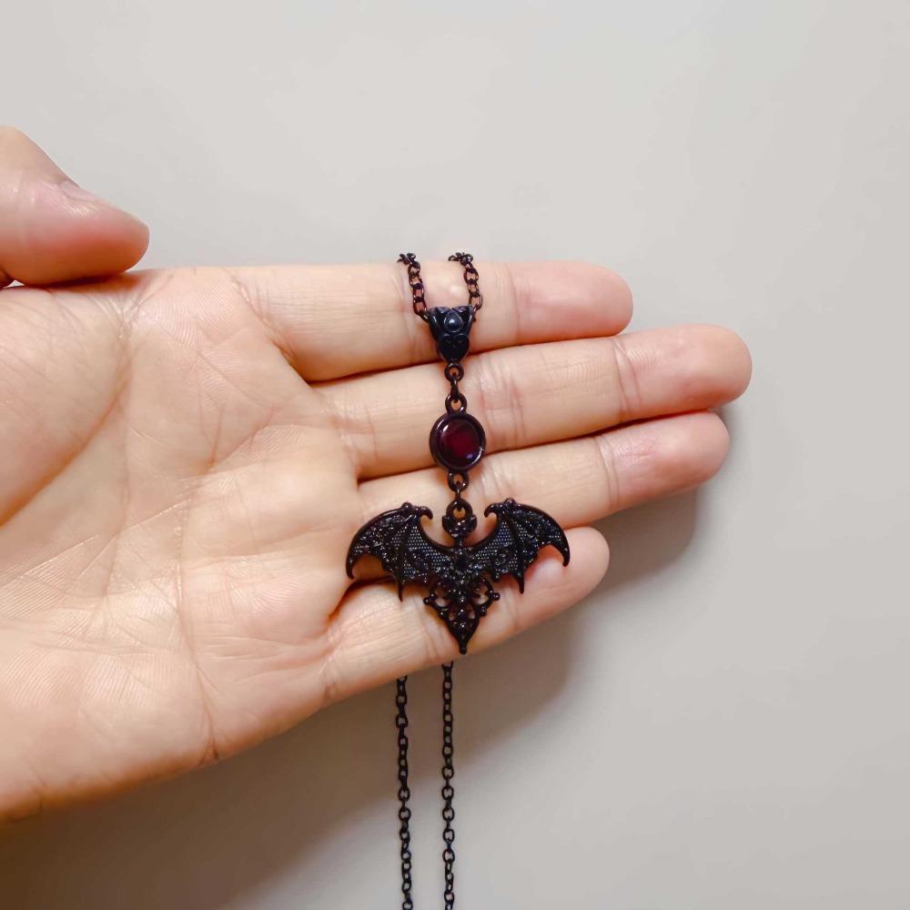 Gothic Red Crystal Vampire Black Bat Pendant Necklace for Women Halloween Party Satanic Pagan Witchcraft Jewelry Accessory Gifts