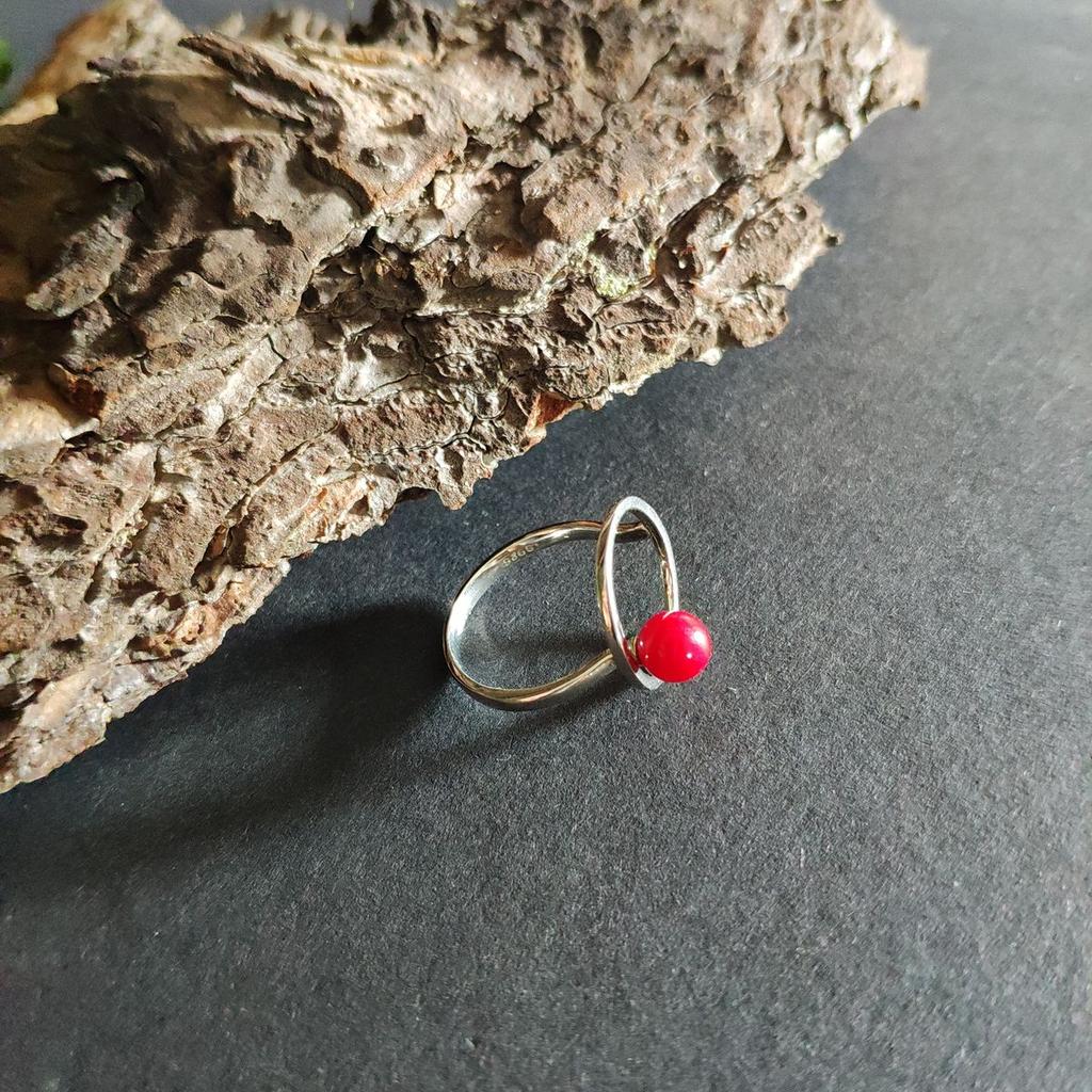 Silver Ring with Coral, Product Weight 2.64 G (2145639)