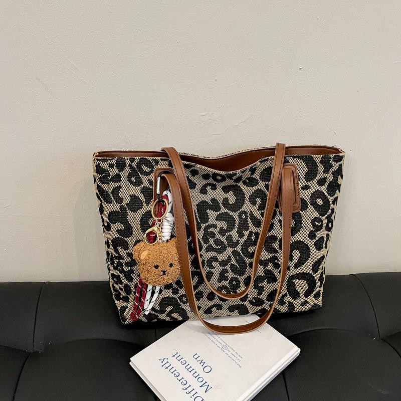 Модная женская сумка через плечо большой вместимости с шикарным простым дизайном, идеальна для повседневного использования Without Pendant коричневый