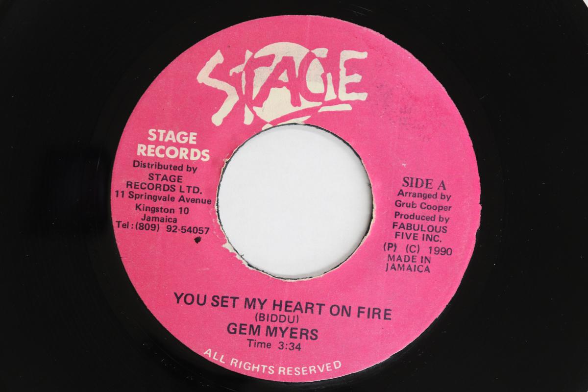 

7inch Record GEM MYERS - You Set My Heart On Fire / Version NONE STAGE RECORDS 1990 Jamaica Reggae, Ska & Dub Used