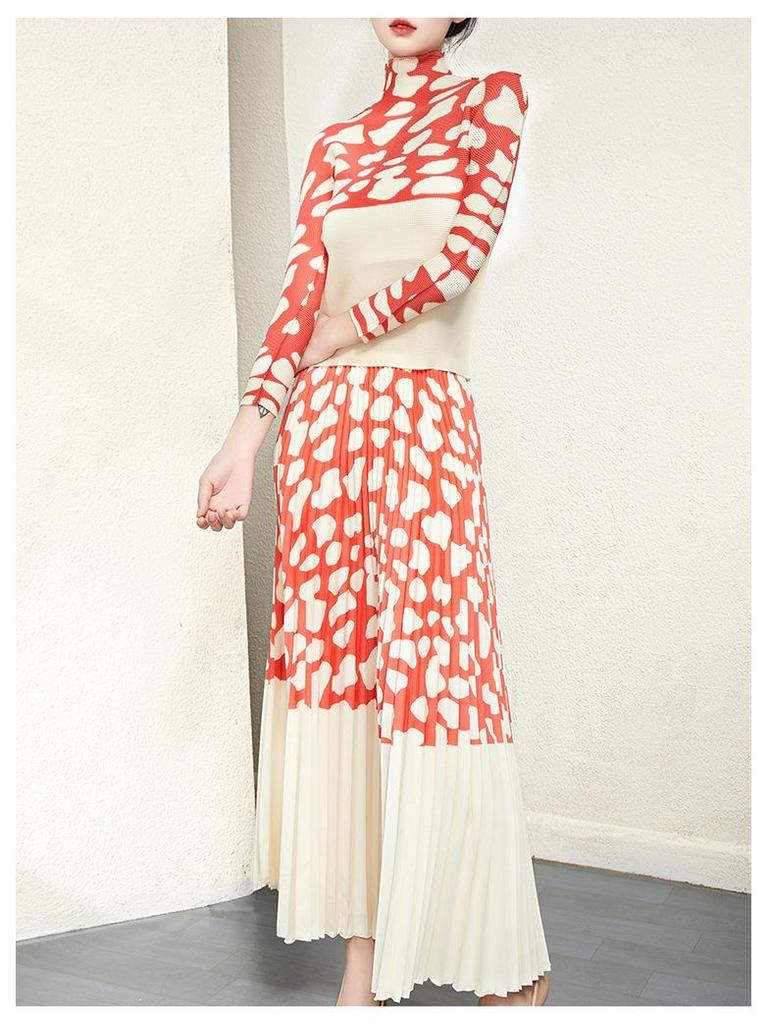 Dámský elastický plisovaný dvoudílný oblek Miyake 2024 - Omlazující, stylová jarní/podzimní móda