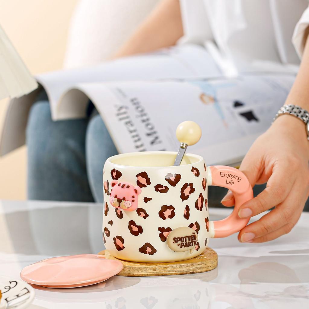 Animal Pattern Mug with Spoon Cartoon Cute Ceramic Cup Set Small Gift Drinking Cup Girls High Temperature Resistance Cup