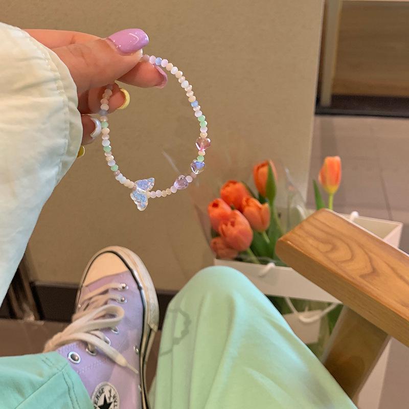 Elegant French Pearl Bracelet: Chic Retro Design for Women