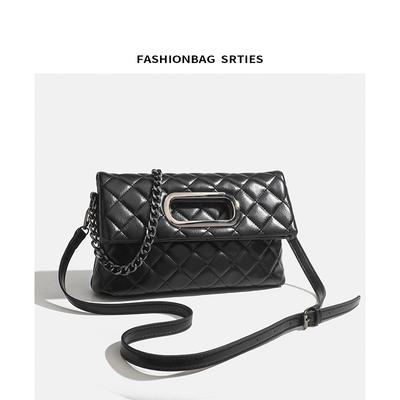 Questa Borsa Monospalla a Catena a Forma di Diamante di Grande Capacità è una Borsa Sottospalla Casual, di Nicchia ed Elegante per Donne